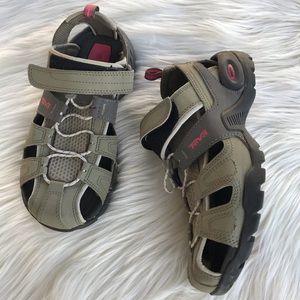 Teva Velcro sandals green olive size 7